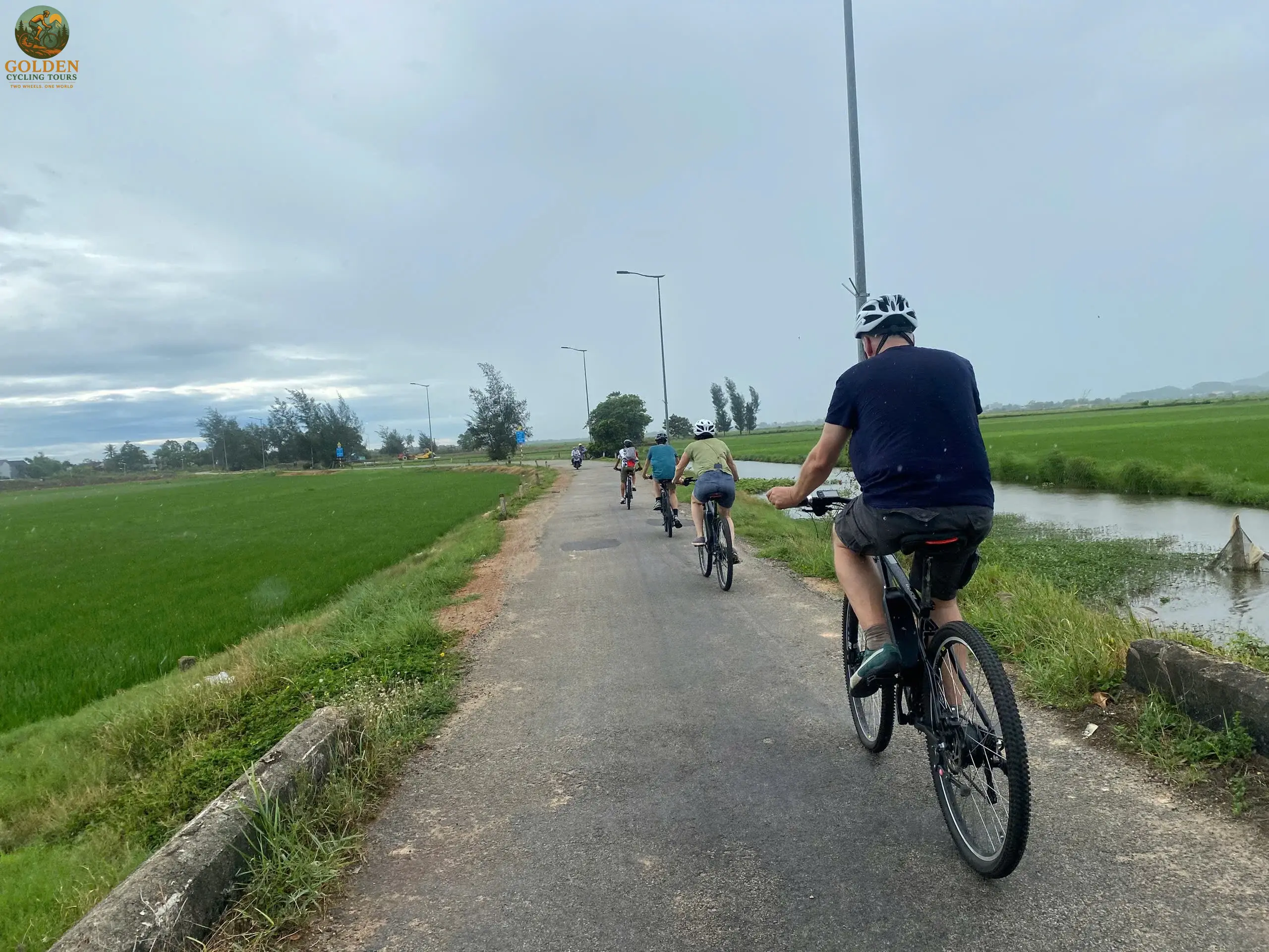 Phuoc Tich Village & Tam Giang Lagoon Full-Day Biking Tour from Hue